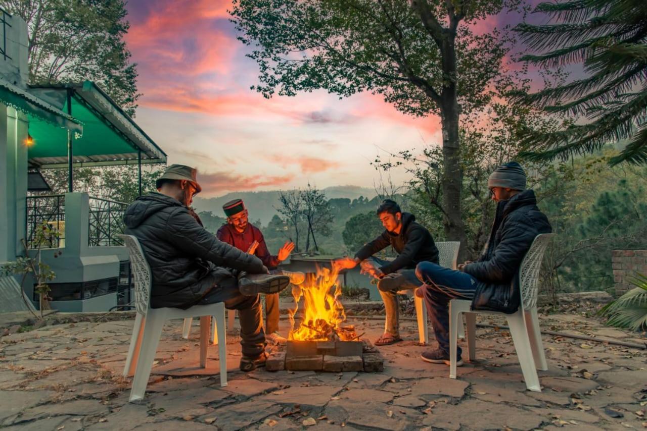 Mountain Mist Inn I Serviced Apt I Open Air Lawn & Rooftop I Bonfire I By Exotic Stays Kasauli Exterior foto